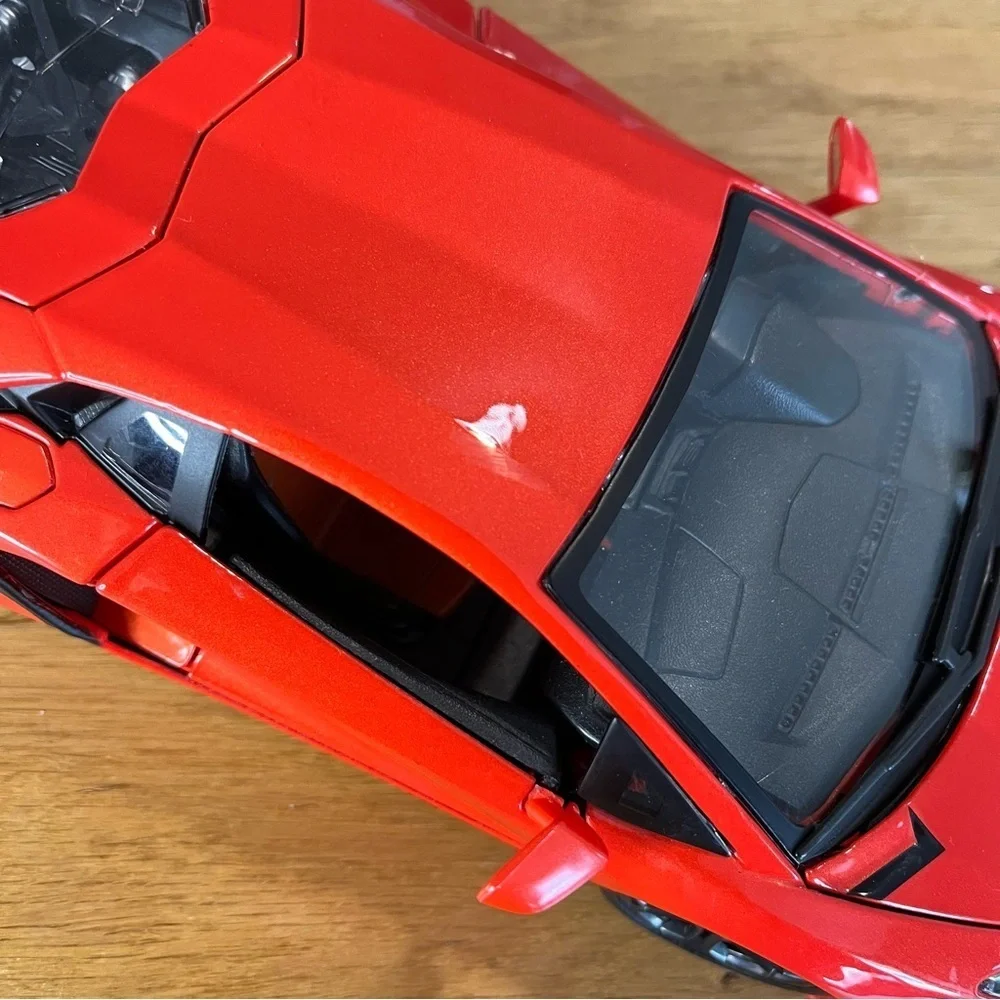 1:18 Burago Lamborghini Aventador LP700-4 Diecast Car